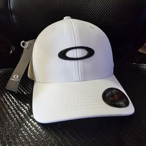 Oakley Mens Golf Ellipse Mesh Hat